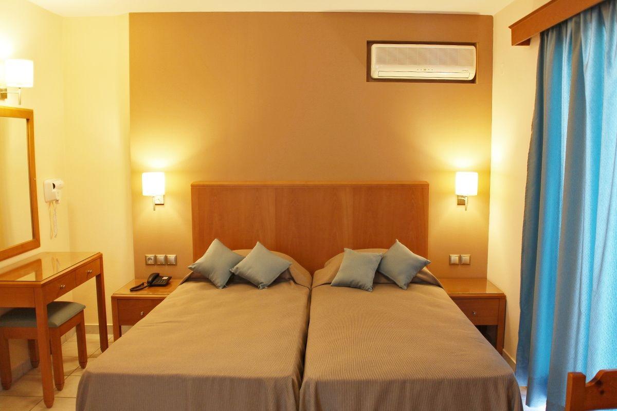 Sandys Studios Apartments And Log Villas Psalidi  Eksteriør bilde