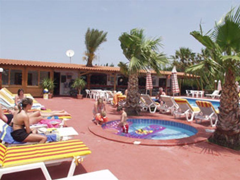 Sandys Studios Apartments And Log Villas Psalidi  Eksteriør bilde