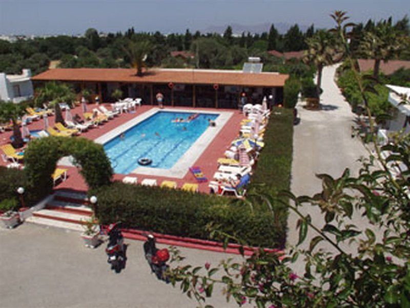 Sandys Studios Apartments And Log Villas Psalidi  Eksteriør bilde