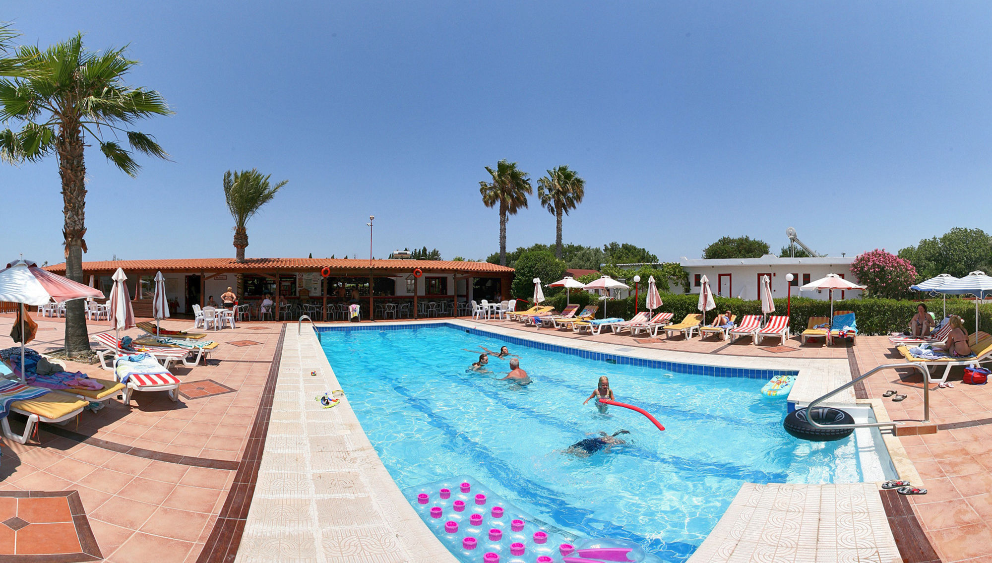 Sandys Studios Apartments And Log Villas Psalidi  Eksteriør bilde