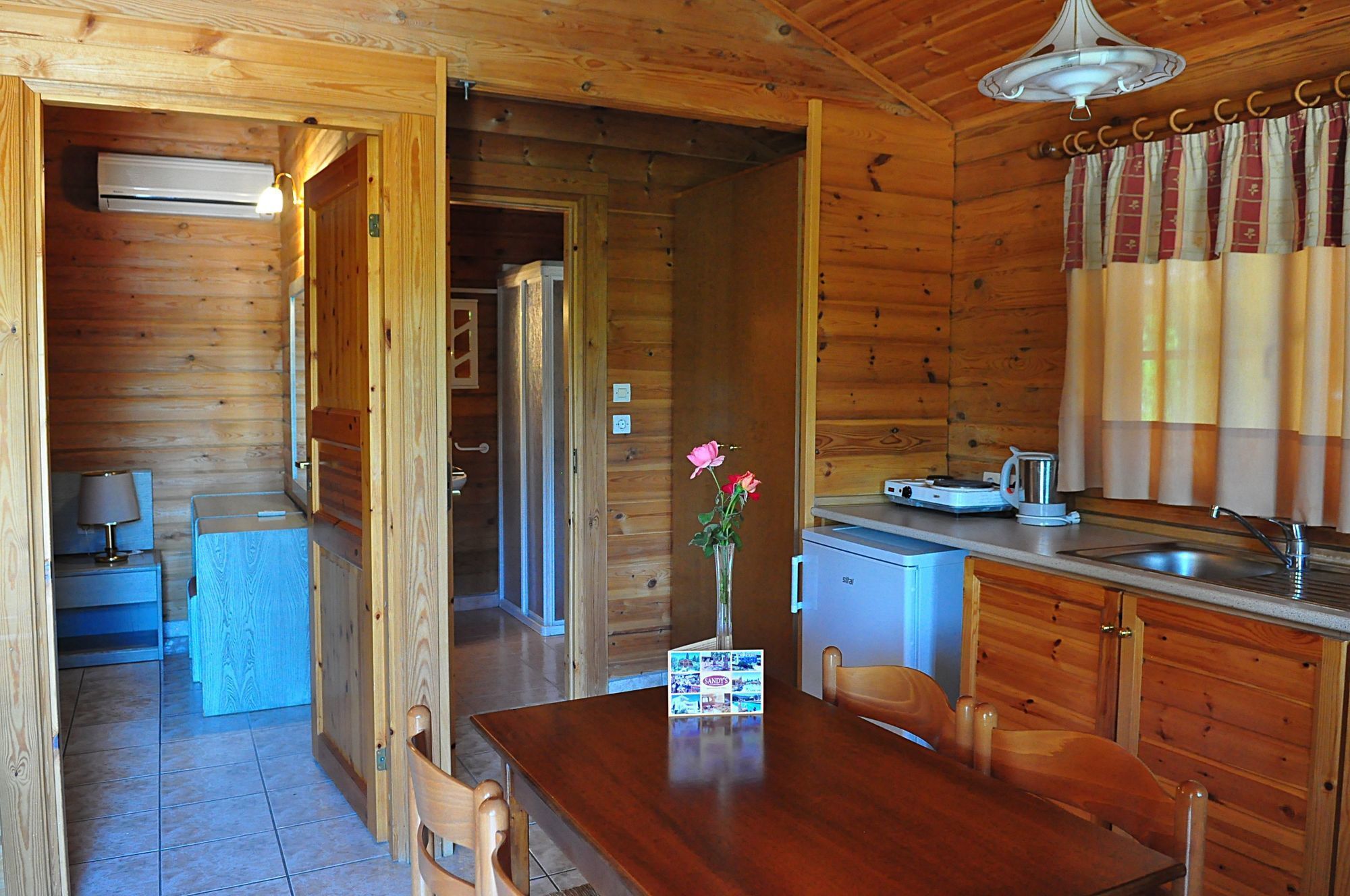 Sandys Studios Apartments And Log Villas Psalidi  Eksteriør bilde